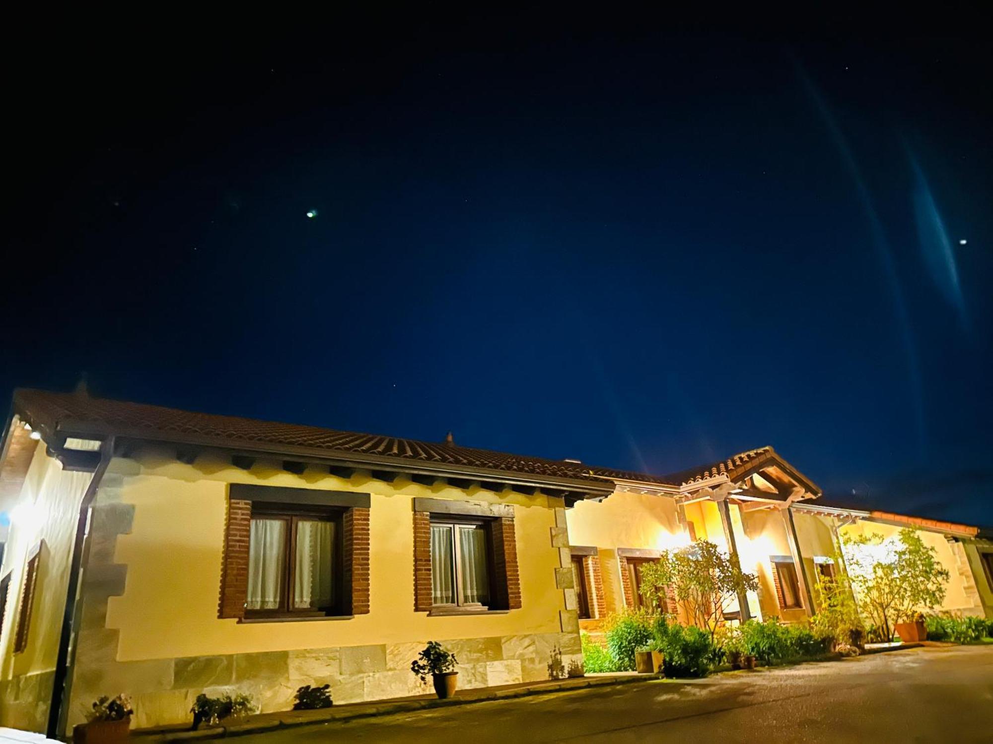 Oviñana Apartamentos Rurales La Carbayala מראה חיצוני תמונה